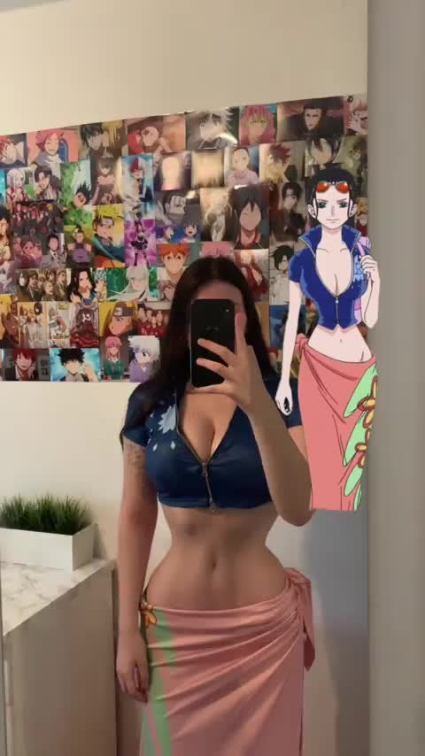 Linakaneki cosplaying all the best One Piece women