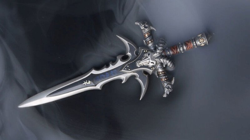 It took fans over 700 hours to create the highly detailed Frostmourne in World of Warcraft