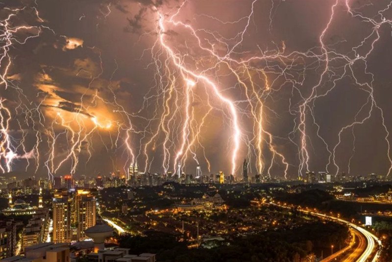 Terrifying pictures taken in the most lightning strikes in the world